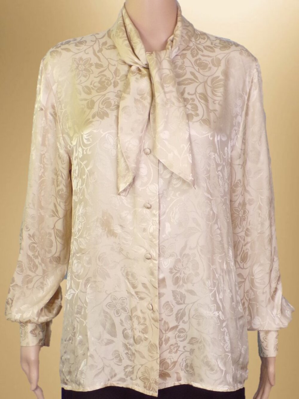 SILK! JH COLLECTIBLES size 8 beige floral long-sleeve blouse 100% silk
